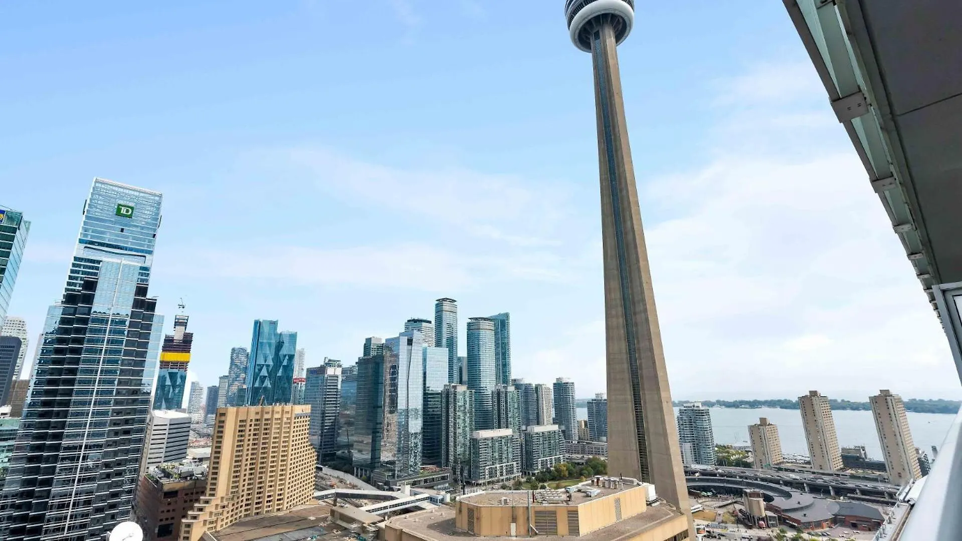2Bedroom Cn Tower And Water Views - Free Parking - Rooftop Pool Toronto 0*,  Canada