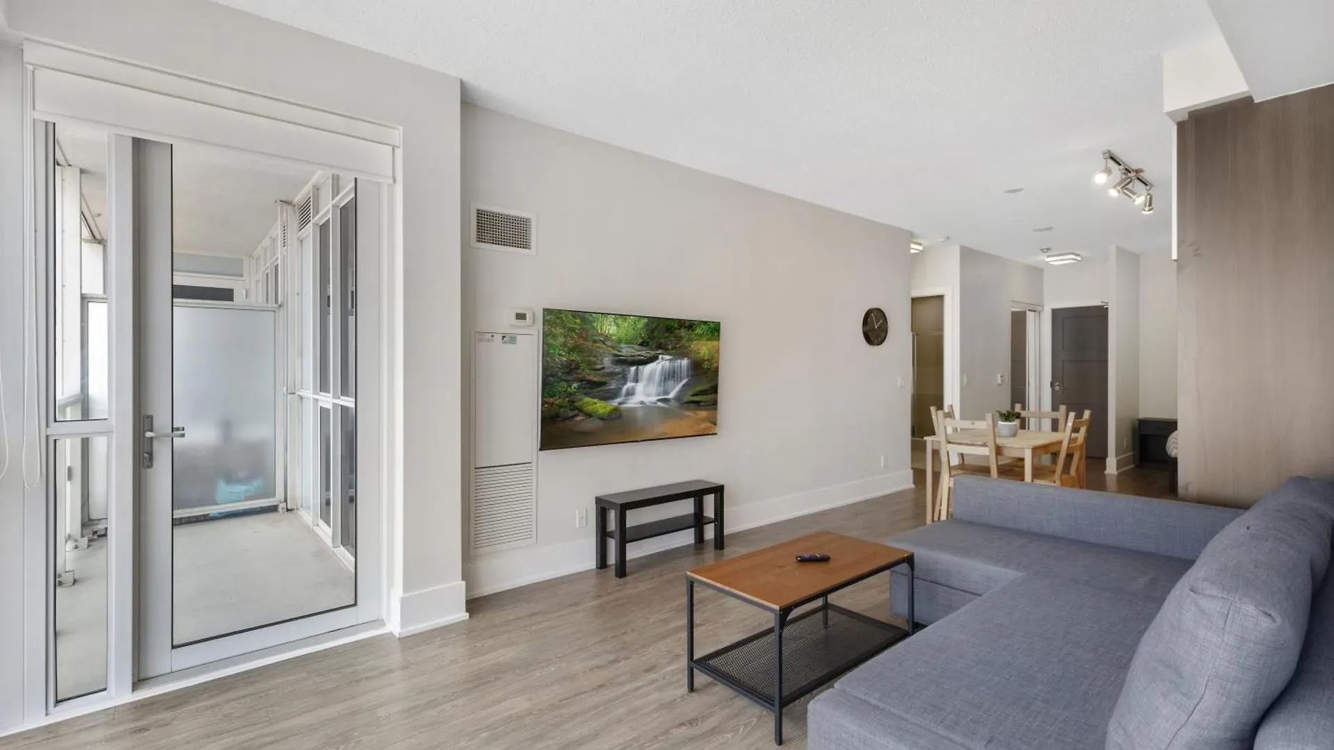 2Bedroom Cn Tower And Water Views - Free Parking - Rooftop Pool Toronto